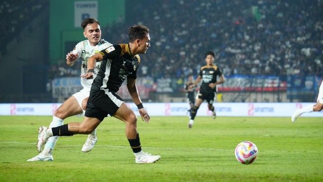 Pelatih Persib Bandung Bojan Hodak menyikapi positif hasil imbang dengan Dewa United pada matchday kedua fase grup Piala Presiden 2025, Selasa (8/7).