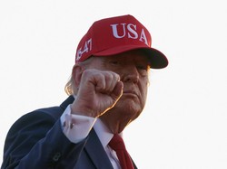 Ulama Iran Tawarkan Hadiah Rp 18,5 M Bagi yang Bisa Bunuh Donald Trump