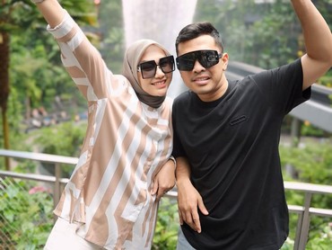 img-title Dulu Nyaris Cerai, Ini 7 Potret Harmonis Putra Siregar & Septia 9 Tahun Menikah