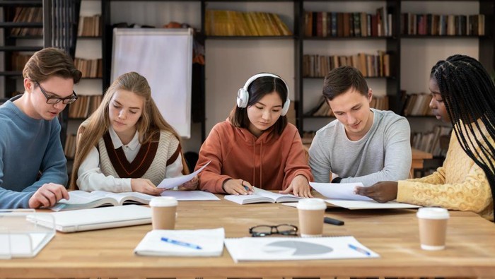 img-title Dari Finlandia hingga Jepang, Ini 4 Rahasia Negara dengan Sistem Pendidikan yang Keren Banget!