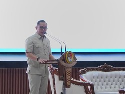 Tekad Wamen Investasi Benahi Perizinan Demi Ekonomi Tumbuh 8%