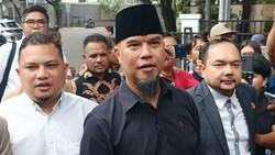Terpopuler: Ahmad Dhani Pantang Mundur dari DPR hingga Nursyah Sindir Arie Kriting