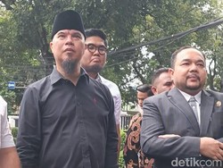 Ahmad Dhani: Kenapa WAMI Tajam ke Kafe Tumpul ke Penyanyi?