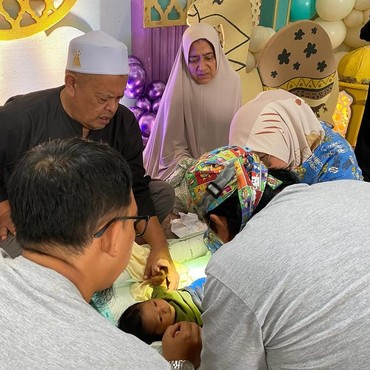 Ini 7 Momen UAS Gelar Akikah & Khitanan Megah Anak Ketiga dengan Istri Daun Muda