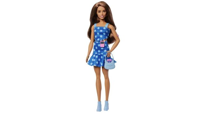 Mattel merilis Barbie pertama dengan diabetes tipe-1 yang jadi simbol inklusivitas. Barbie tampil lengkap dengan pompa insulin di pinggangnya.