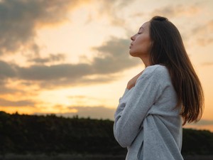 7 Cara Healing ala Zodiak Cancer saat Pikiran sedang Kacau