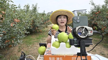 FOTO: China Latih Petani Jadi Streamer Demi Tambah Cuan
