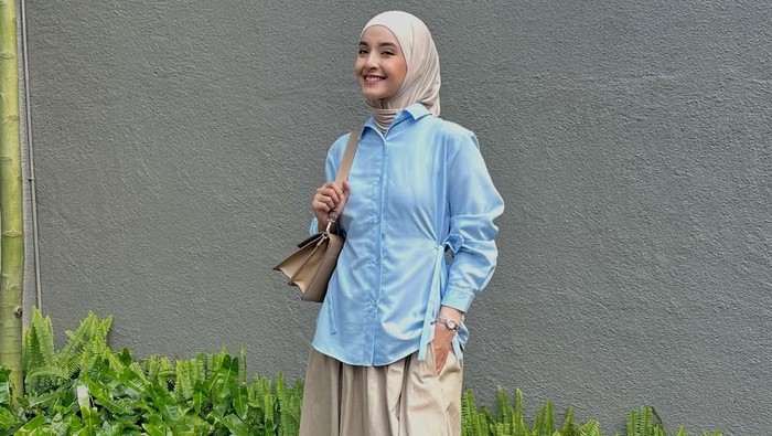 img-title Get The Look: Ide Outfit ke Kampus ala Nabila Ishma, Comfy dan Stylish!