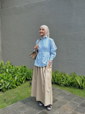 Get The Look: Ide Outfit ke Kampus ala Nabila Ishma, Comfy dan Stylish!
