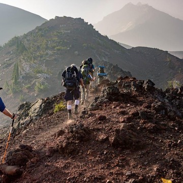5 Hal yang Harus Diketahui Sebelum Mendaki Gunung Saat Musim Hujan