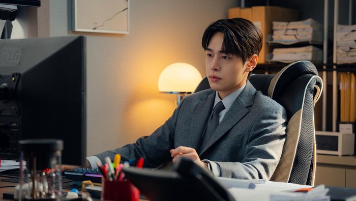 Kariernya Makin Bersinar, Ini Profil Kang You Seok yang Comeback dengan Drakor Law and The City