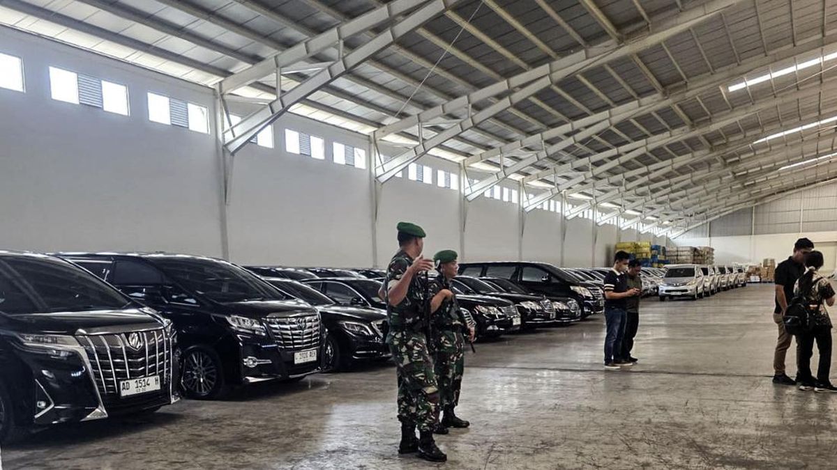 72 Mobil Milik Sritex Disita: Alphard, Lexus 570 hingga Maybach S500