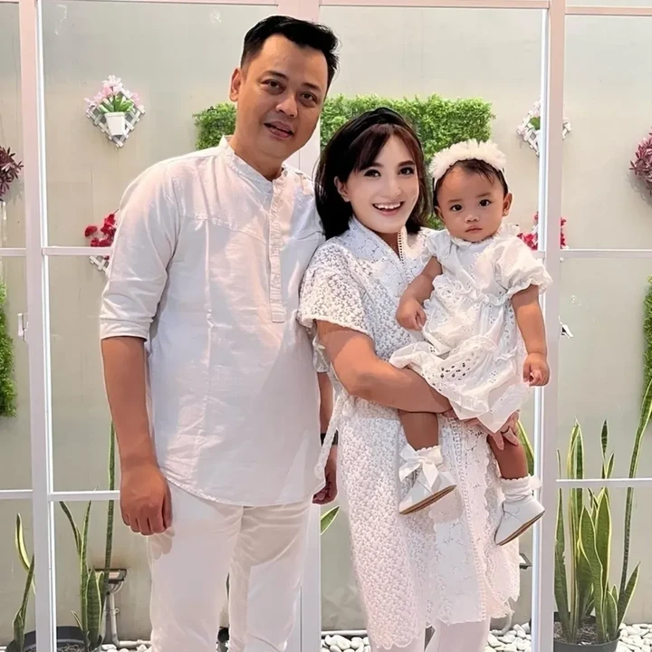 <p>Setelah melahirkan, Kiki sering membagikan momen kebersamaanya dengan Aleesya. Perempuan bernama lengkap Andi Kiki Rizky Amalia ini kerap mem-posting perkembangan putri semata wayangnya yang baru berusia 1 tahun itu. (Foto: Instagram @kikiamaliaworld)</p>