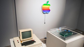 FOTO: Komputer Apple-1 Tahun 1976 Siap Dilelang