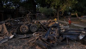 FOTO: Texas Porak-Poranda Diamuk Banjir Bandang, 120 Orang Tewas
