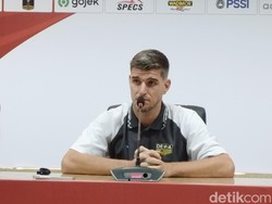 Reaksi Santai Nick Kuipers Meski Diteror Bobotoh di Lapangan