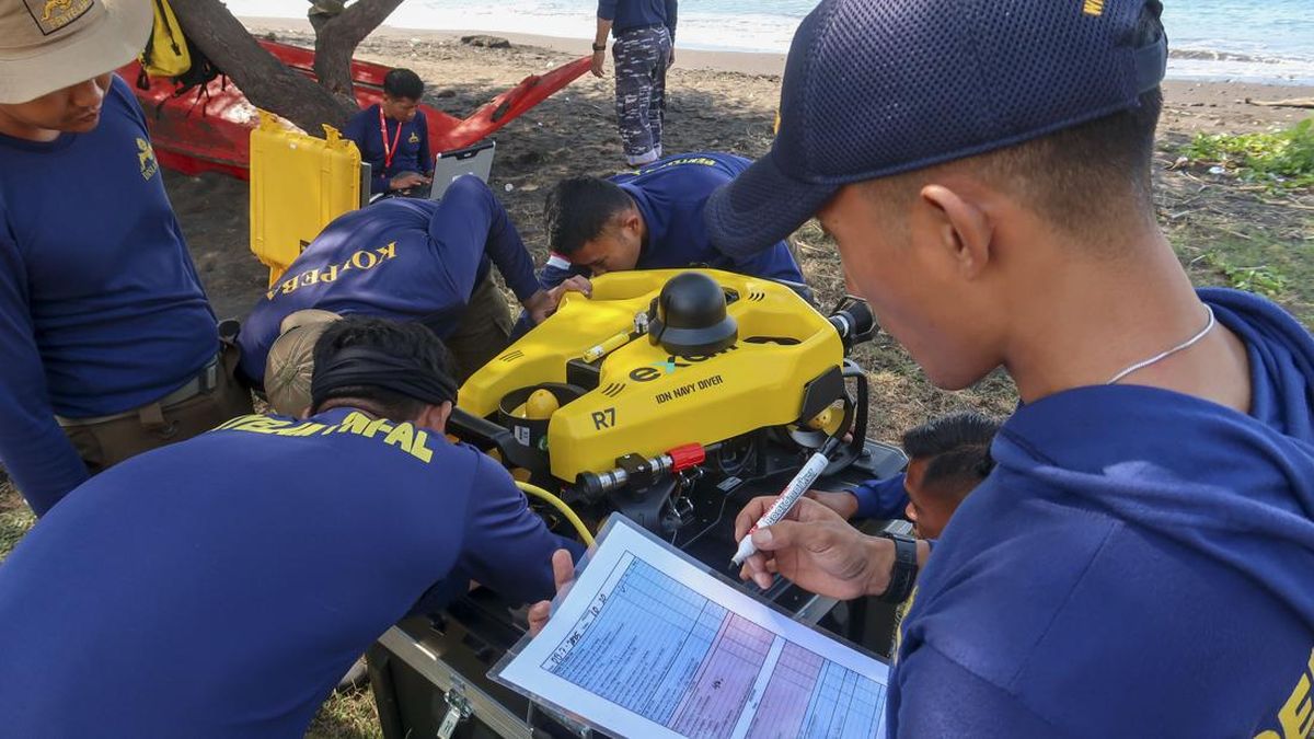 Tim Penyelam Pencarian KMP Tunu di Selat Bali Dilindungi Asuransi