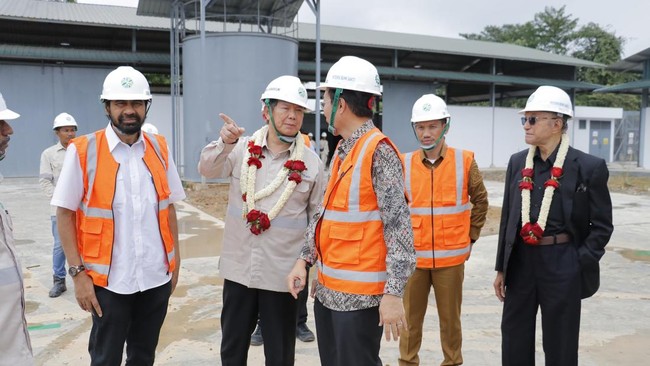 Pabrik karet remah milik adik Presiden Prabowo Subianto, Hashim Djojohadikusumo akhirnya resmi beroperasi di Aceh usai dibangun selama 12 tahun.