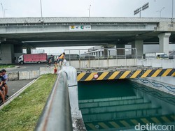 Cerita tentang Underpass Cikarang yang Tiba-tiba Jadi Kolam Renang