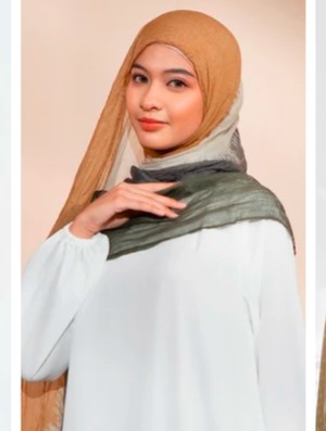 Beaupicks: Pattern Pashmina Comeback! Ini 5 Pilihan Brand Lokal yang Wajib Kamu Punya