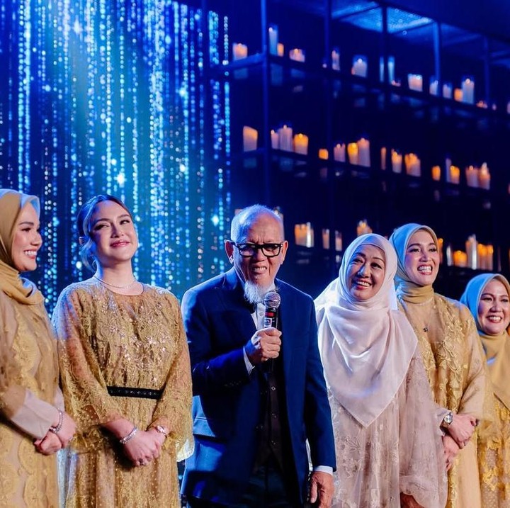 <p>Ferdy juga turut memberikan ucapan dan doa untuk ayah Shandy yang tengah bertambah usia. &ldquo;Syukuran nikmat dan berkah usia Om Jimmy, papa dari <em>@shandyaulia,</em>&rdquo; tulis Ferdy, dikutip dari laman<em> Instagram@ferdyhasan,</em> Rabu (9/7/2025).&nbsp;(Foto: Instagram@ferdyhasan)</p>