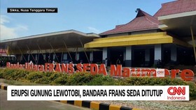 VIDEO: Erupsi Gunung Lewotobi, Bandara Frans Seda Ditutup