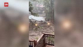 VIDEO: Detik-detik Rumah di Resor New Mexico AS Hanyut Terbawa Banjir