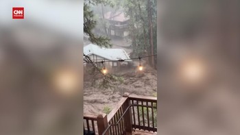 VIDEO: Detik-detik Rumah di Resor New Mexico AS Hanyut Terbawa Banjir