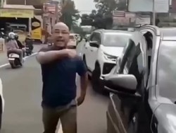 Video: Viral Polisi Diadang Pemobil saat Kawal Orang Sakit di Puncak Bogor