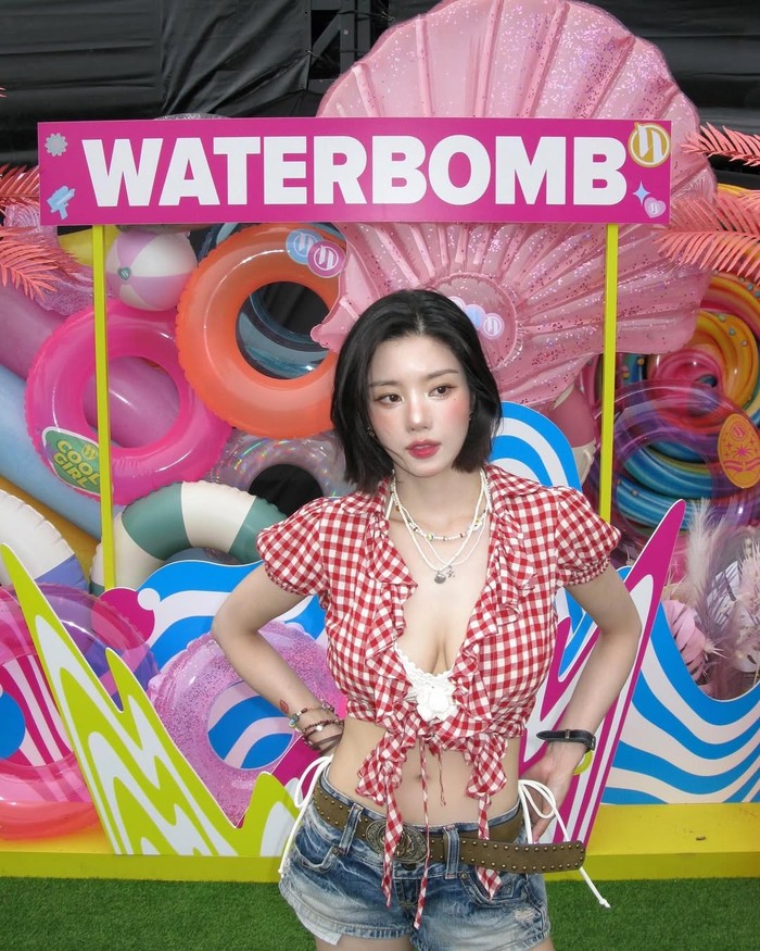 Waterbomb merupakan festival musik musim panas yang kerap dinanti setiap tahunnya, terutama di Korea Selatan. Di tahun 2025, Waterbomb Seoul sukses digelar selama tiga hari mulai 4 - 6 Juli lalu./ Foto: instagram.com/silver_rain.__