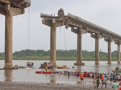 Dunia Hari Ini: Jembatan Runtuh di India, 9 Orang Tewas