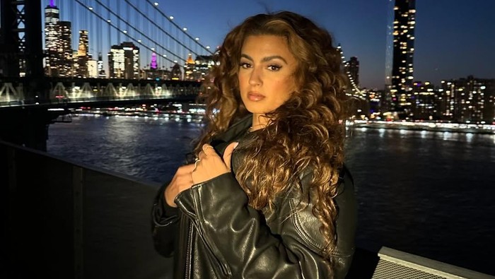 img-title Selamat! Tori Kelly Umumkan Kehamilan Anak Pertamanya dan Lagu Baru dalam Sebuah Video