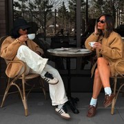 Inspirasi OOTD untuk Cafe Hopping, Santai Tapi Tetap 'Slay'