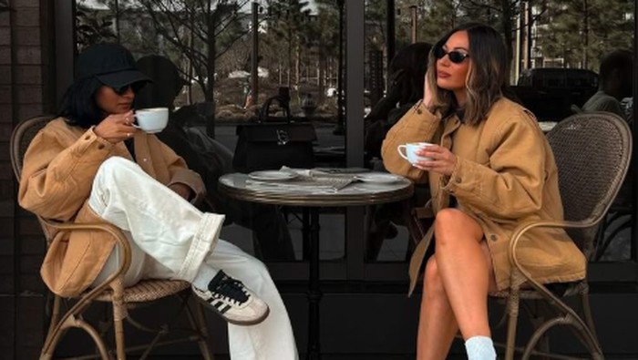Inspirasi OOTD untuk Cafe Hopping, Santai Tapi Tetap 'Slay'