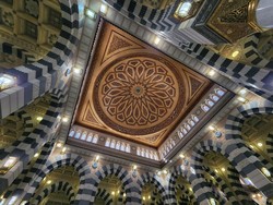 Keindahan di Balik Kubah Masjid Nabawi yang Bisa Bergeser Otomatis
