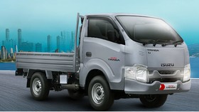 Isuzu Traga Edisi 50 Tahun Dijual Terbatas, Tampil Beda Warna Silver