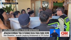 VIDEO: Jenazah Diplomat Kemlu Dimakamkan di Yogyakarta
