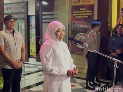 Delapan Setengah Jam KPK Gali Keterangan Khofifah Terkait Dana Hibah