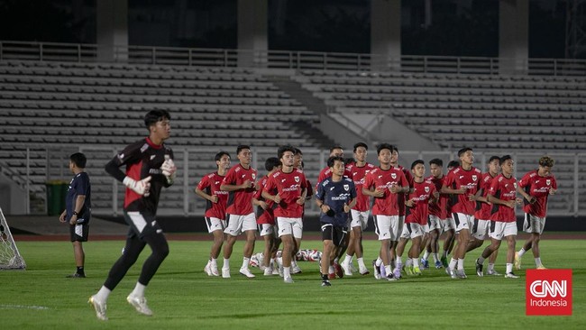 Pelatih Timnas U-23 Gerald Vanenburg menilai regulasi pemain U-23 di Super League 2025/2026 seperti lelucon.