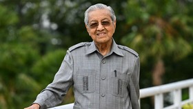 Eks PM Malaysia Mahathir Genap 1 Abad: Sungguh Menakutkan
