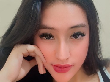 Ngaku Dirasuki Brigadir Nurhadi, Penampilan Misri Berkerudung Saat Jadi Tersangka Disorot