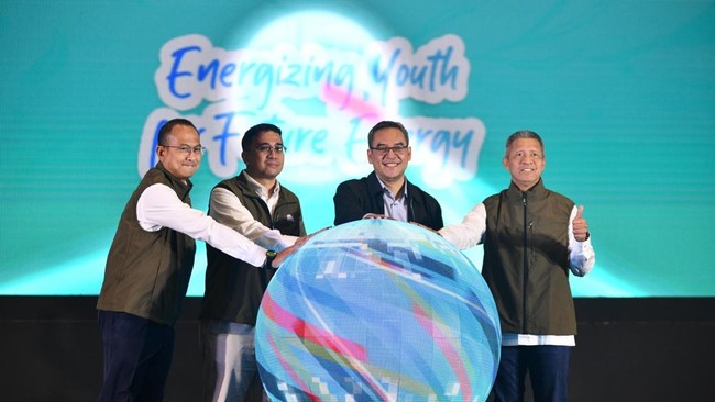 Pertamina memberikan apresiasi "5 Years of Impact Award" kepada 11 perguruan tinggi pemenang TOP Pertamuda Tahun 2021-2024.
