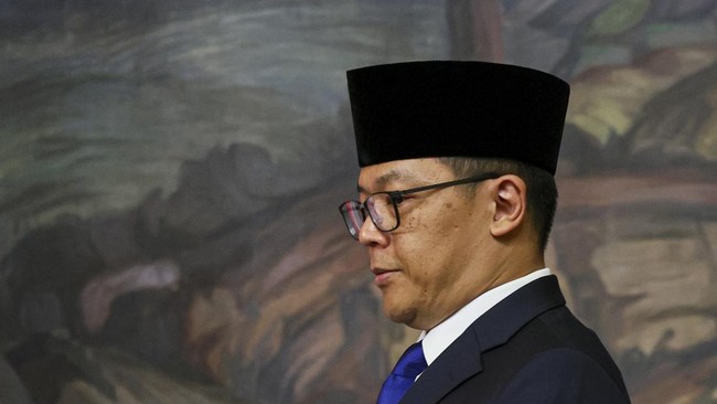Menlu Sugiono berduka atas wafatnya diplomat Kemlu, sebut serahkan sepenuhnya penyelidikan kasus ini ke pihak berwenang.