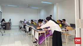 Berapa Gaji Guru Sekolah Rakyat? Segini Besarannya
