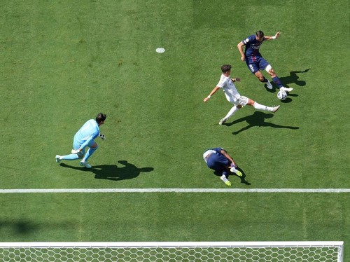 FOTO: PSG Bikin Real Madrid Luluh Lantak