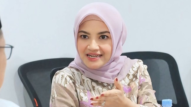 Harta kekayaan Staf Khusus Wapres Gibran Rakabuming Raka, Tina Talisa, menarik perhatian setelah resmi diangkat menjadi Komisaris PT Pertamina Patra Niaga.