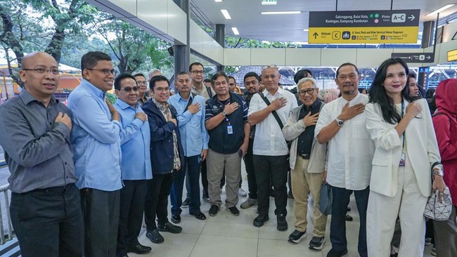 Transjakarta Ajak Pimpinan Operator dan Mitra Rasakan Layanan Bersama Kegiatan menggunakan layanan Transjakarta bersama-sama ini bertujuan agar setiap bagian ekosistem dapat merasakan kualitas layanan secara langsung.