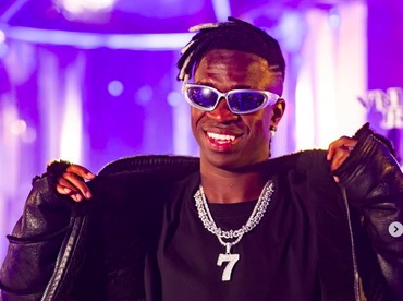 img-title Heboh Pemain Real Madrid Vinicius Jr Keciduk Lagi Asyik dengan Transgender