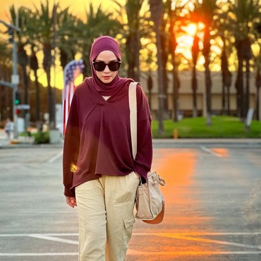 Cari Ojol Pakai Jaket Kinclong di Jakarta, Zaskia Adya Mecca Sindir Gibran?