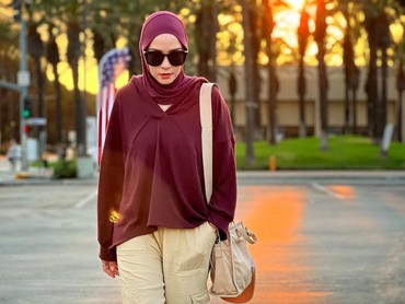 Cari Ojol Pakai Jaket Kinclong di Jakarta, Zaskia Adya Mecca Sindir Gibran?